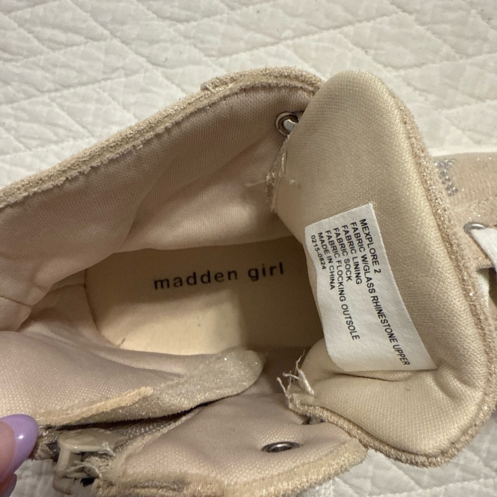 Madden Girl Kids Boots in Cream